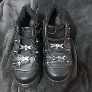 on hold Demonia/ naked Wolfe dupe.